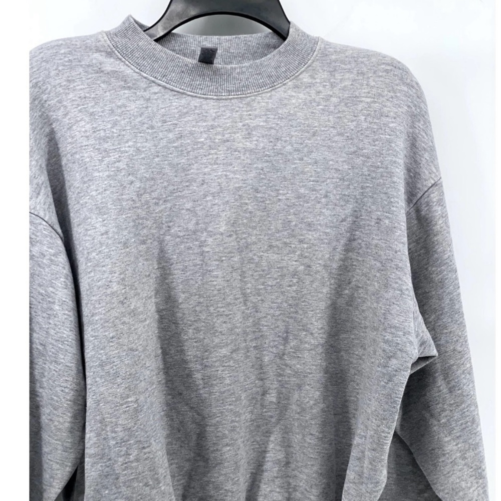 ❌SOLD❌ SKIMS Light Grey Women’s Classic Fit Crewneck Swestshirt Size M - Picture 3 of 8